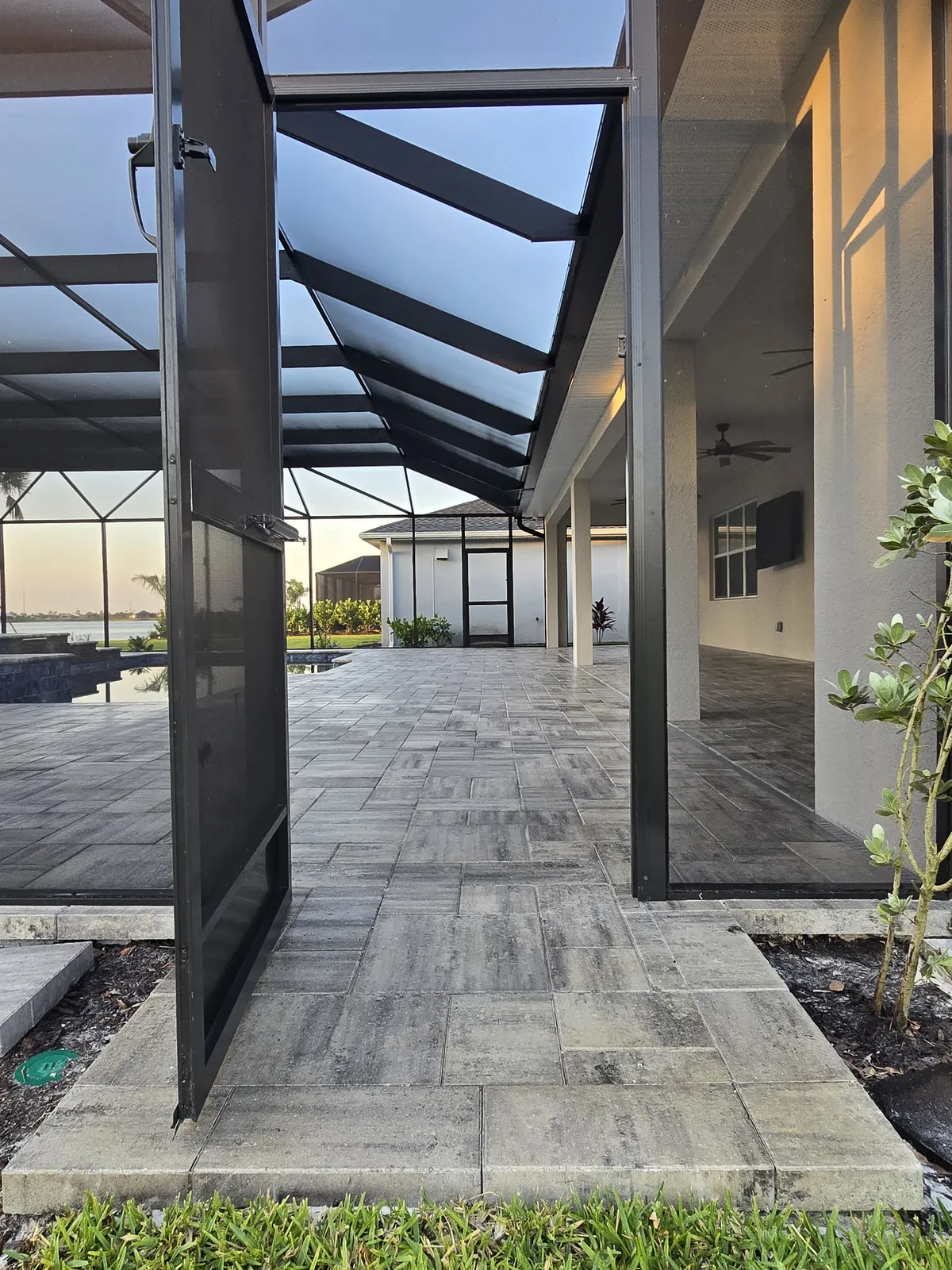 Lanai pavers after high-gloss sealing